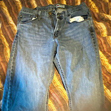 Wrangler Premium Quality Men's Blue Straight Regular Fit Mid Rise Jeans