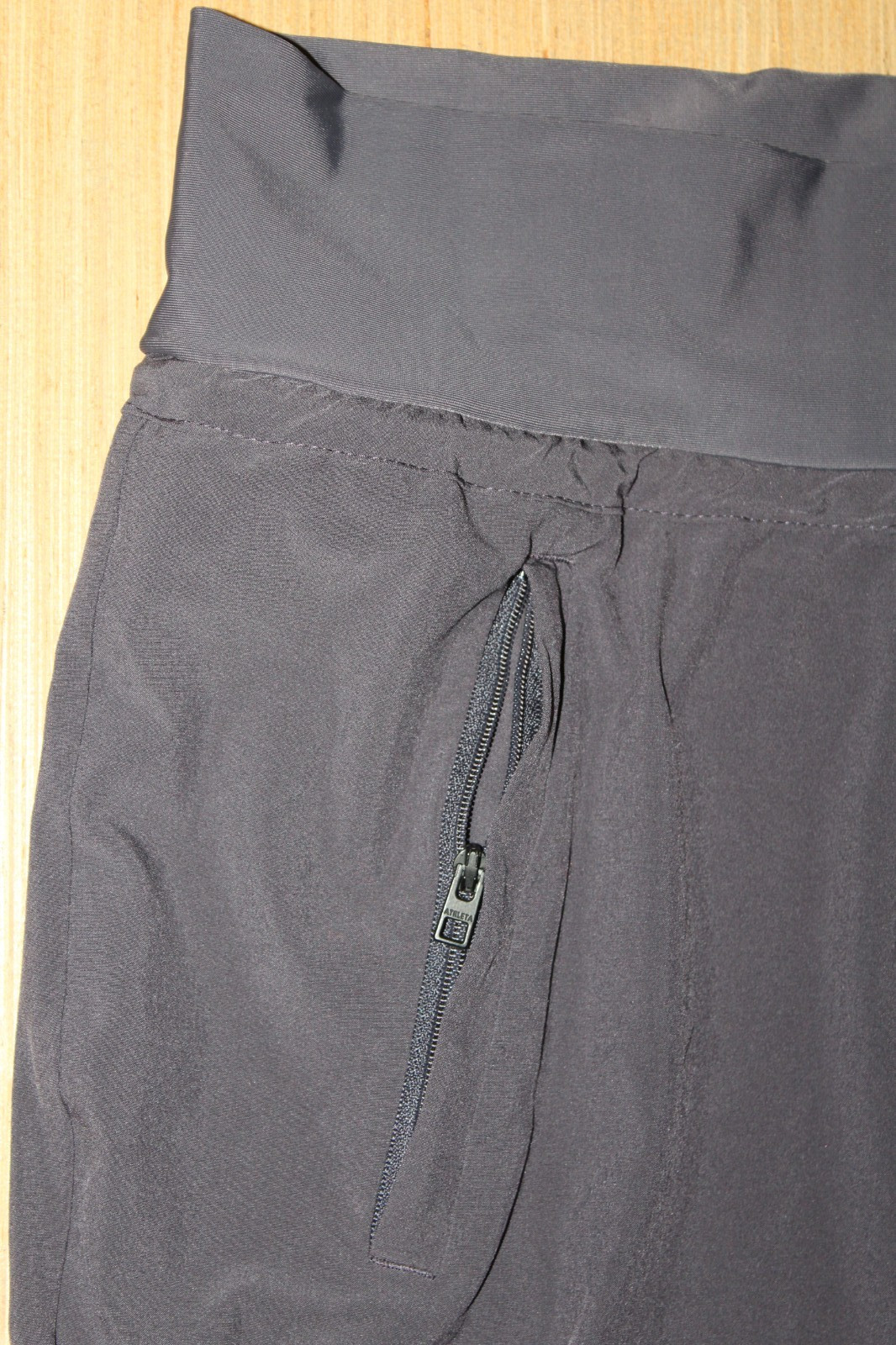 Athleta Sutton Dark Gray Pull On Drawstring Cargo… - image 5