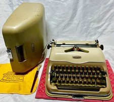 ANTICA MACCHINA DA SCRIVERE TRIUMPH " PERFEKT" intorno 1957 prodotta in Germania