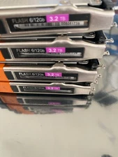 EMC UNITY D3F-2S12FXL-3200 D3-2S12FXL-3200 005051737  3.2TB SAS  Flash SSD