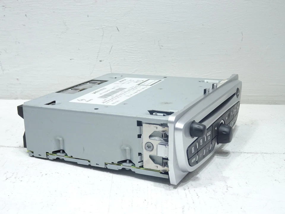 RENAULT MEGANE SCENIC MK3 2008-2012 RADIO CD UNIT 281155040R - Image 2 of 4