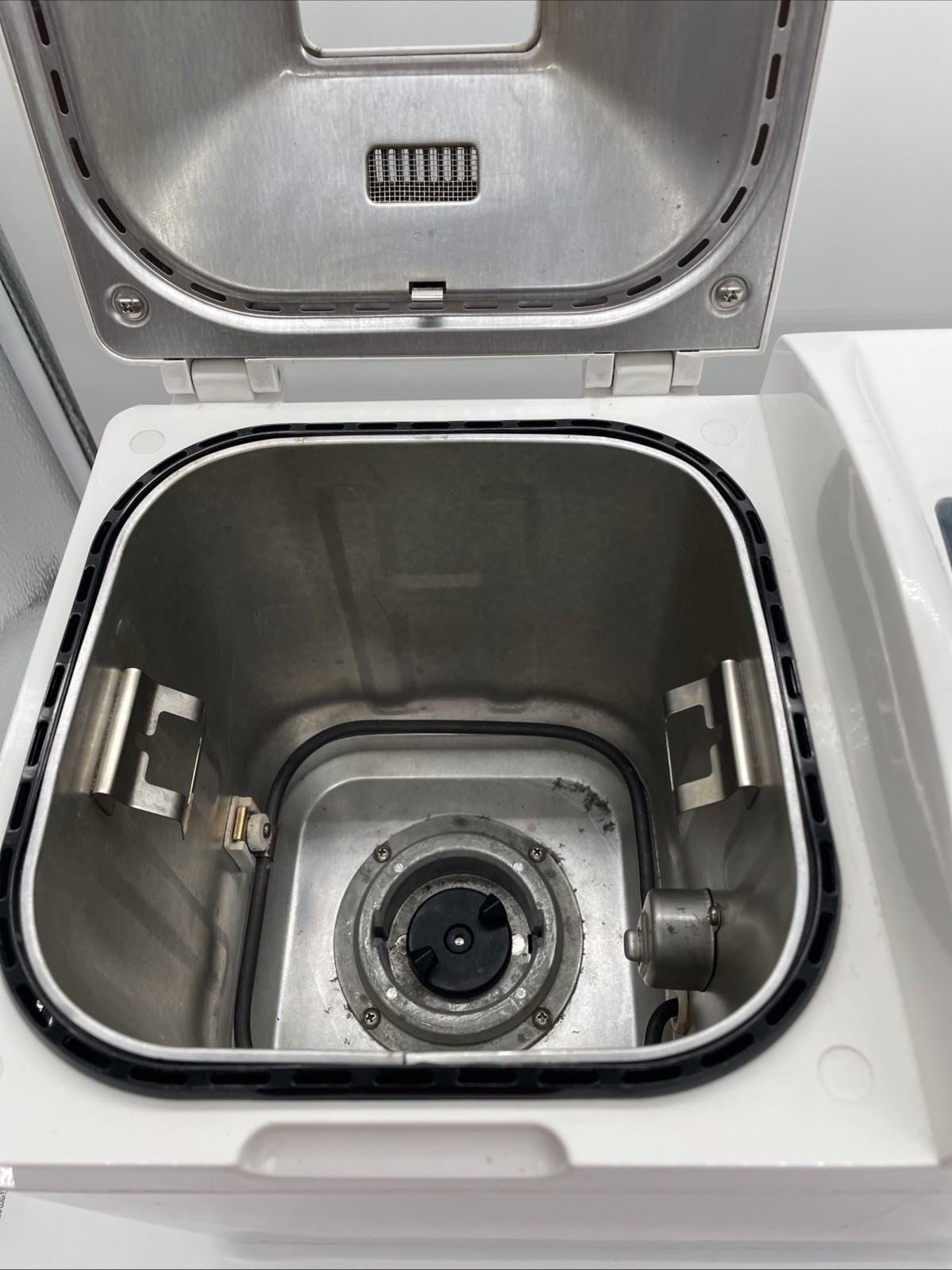 Oster Deluxe Bread And Dough Maker Model 4811 Counter Top  Bread Maker Machine 