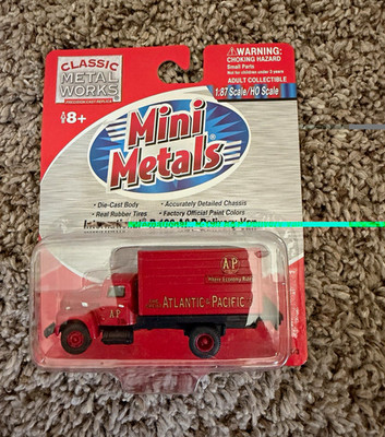 Classic Metal Works Mini Metals 30173 International R-190 A&P Delivery Van HO