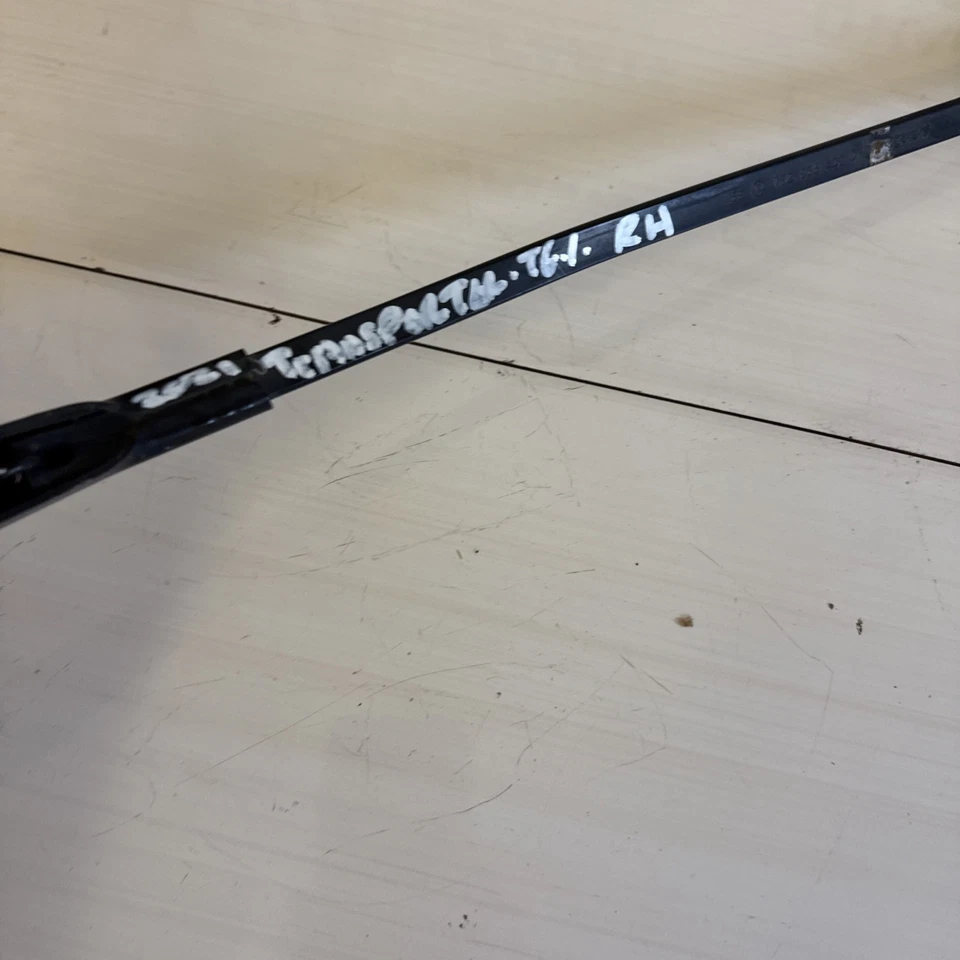 VW TRANSPORTER T6.1 FRONT RIGHT WIPER ARM AERO RHD 7E2955409D - Image 2 of 4