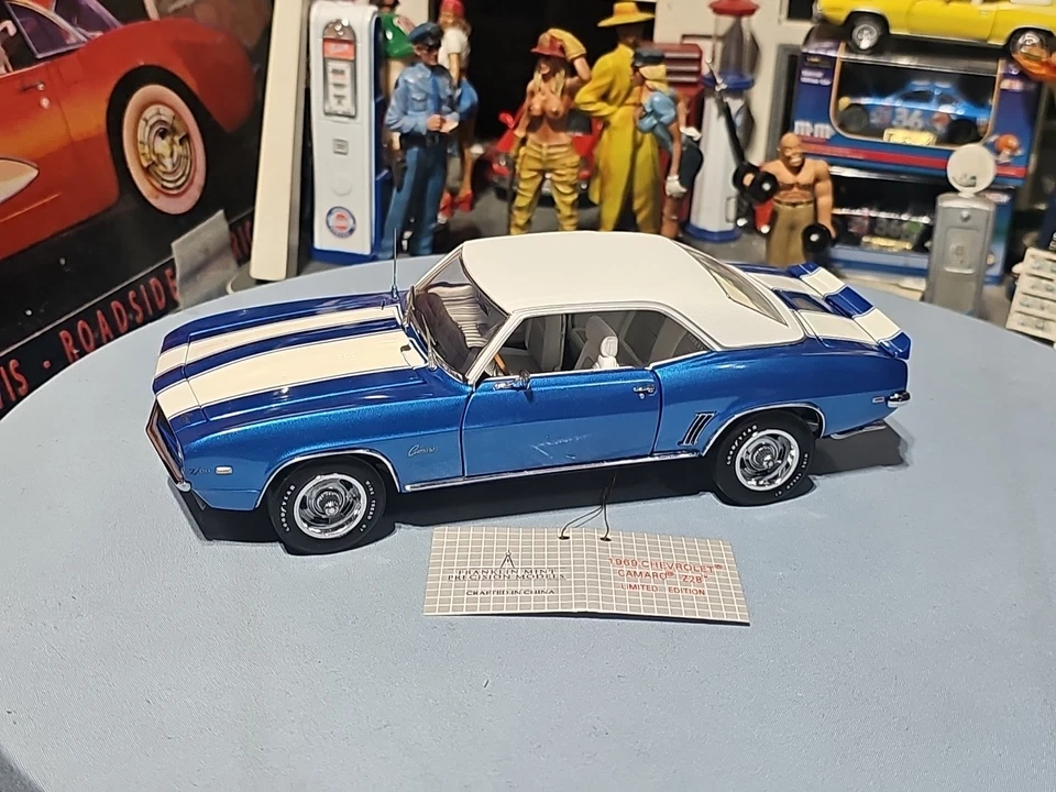 VINTAGE Franklin Mint 69 Camaro Z28. Pristine Blue LIMITED EDITION NICE CAR 🚗 - Image 2 of 4