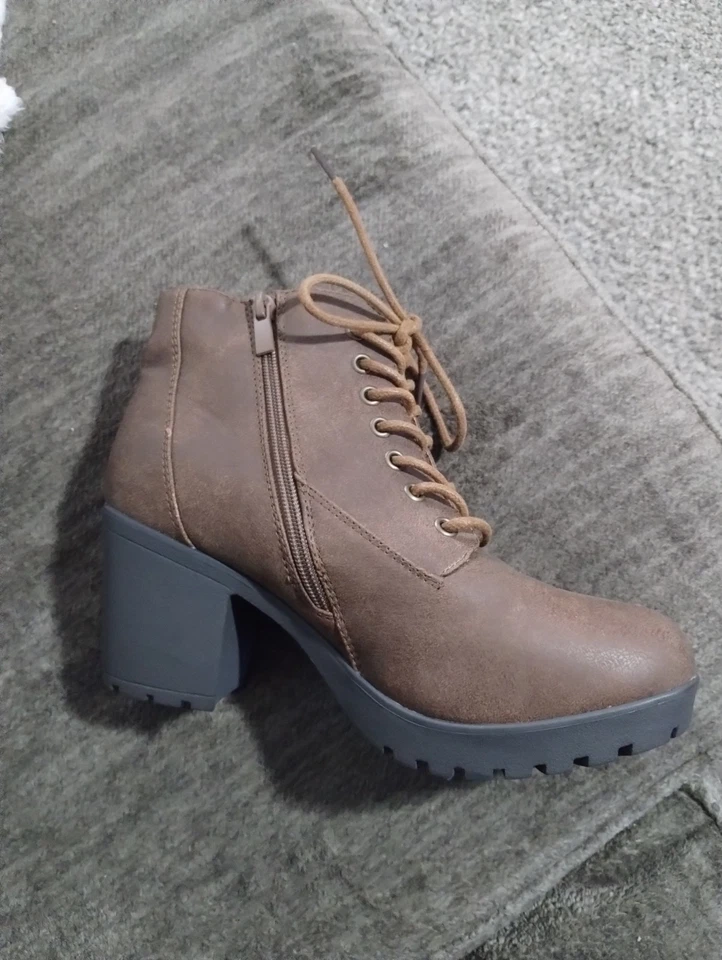 Botas de tacón alto marrón talla 9 Foto 2 de 4