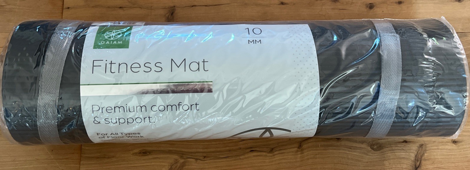 GAIAM Extra Thick 10MM Yoga Black  Fitness Mat Non-Slip  New W/ Carry strap