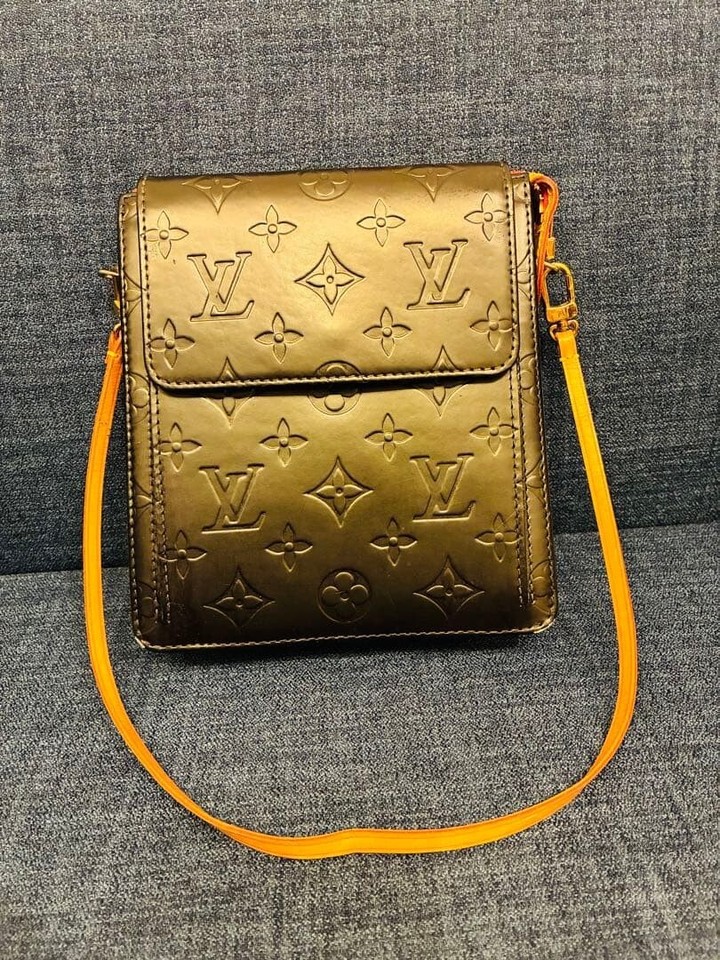 Louis Vuitton Vernis Mott Black Pink Patent Leather Crossbody Bag Japan Rare