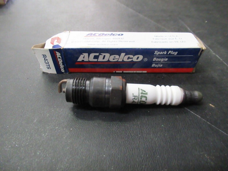 SP1 Genuine ACDelco R43TS Spark Plug OEM New Factory Boat Parts