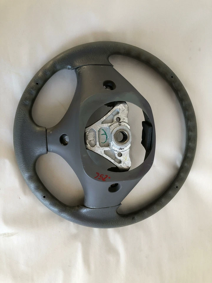 Volante Dodge Grand Caravan 1996-2000 sin control de interruptor cuero Foto 2 de 4