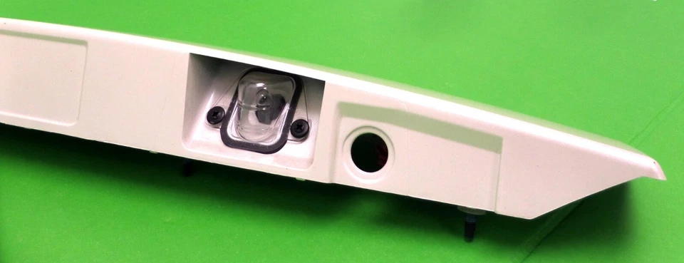 2009-2014 GMC Yukon Factory Rear Hatch Liftgate White Diamond no Window Switch - Image 4 of 4