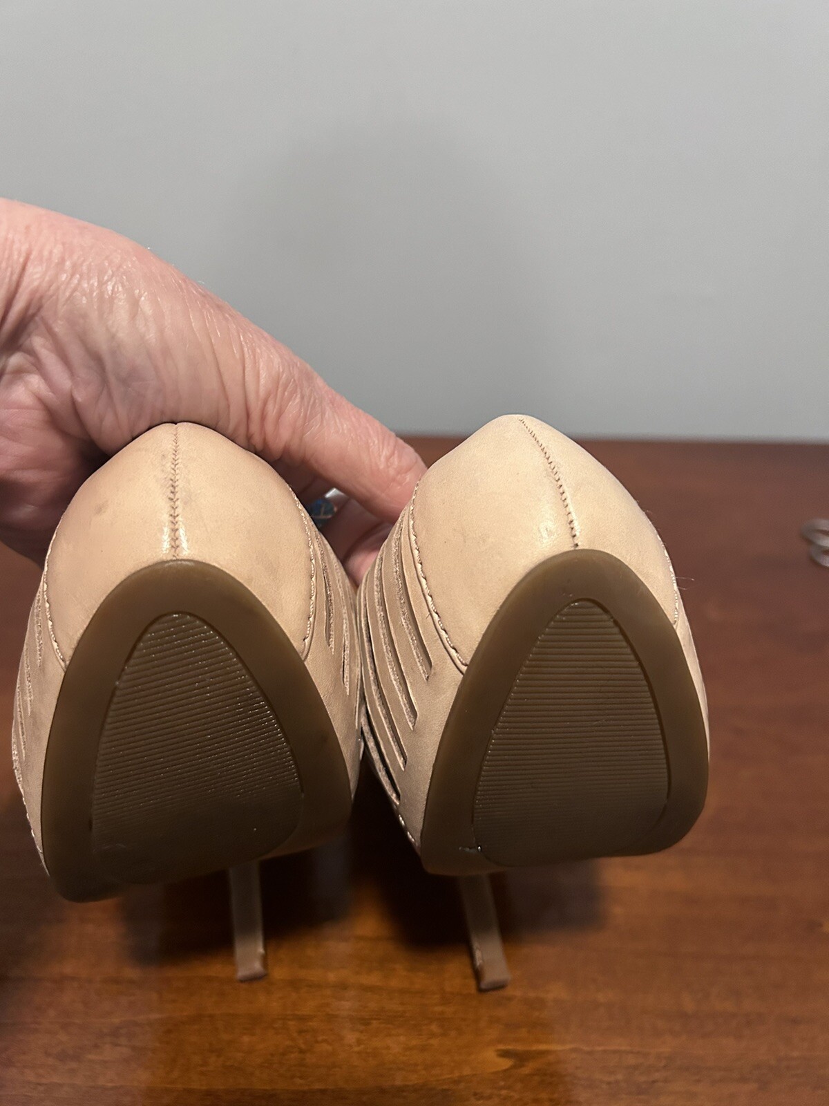 BCBGENERATION Tan platform cut out pump size 8 - image 6