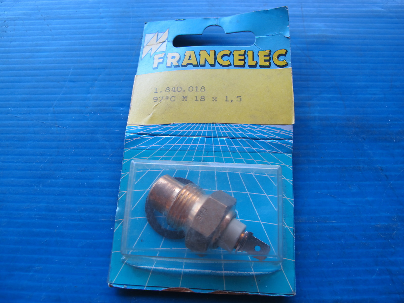 Thermocontact de température d'eau Francelec pour camions Saviem et cabines RVi