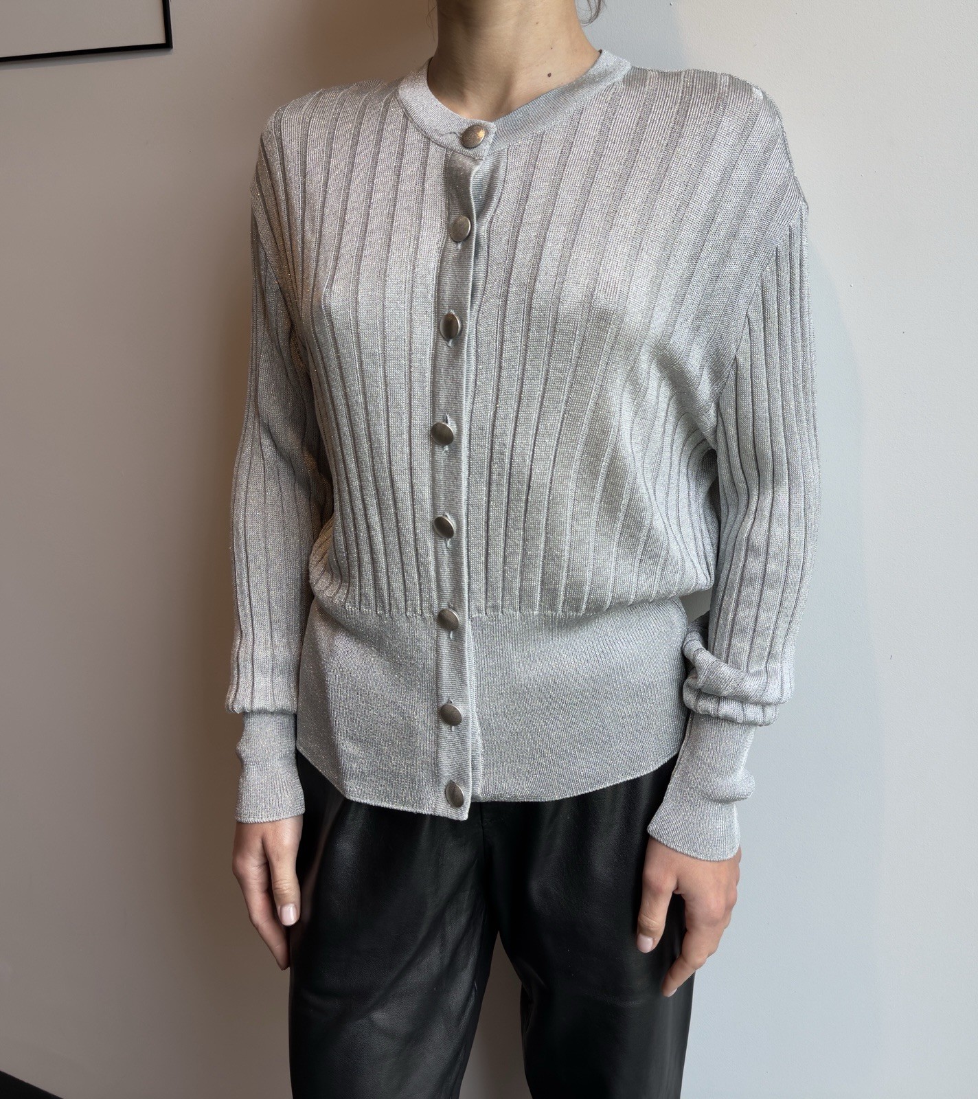 Maglione cardigan Yves Saint Laurent variante vintage con bottoni grigio metallizzato