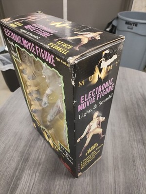 THE MUMMY ELECTRONIC MOVIE FIGURE. 1998 Toy Island 12