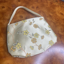 Borsa a tracolla donna beige floreale rettangolare, chiusura superiore con zip, tracolla