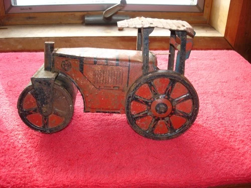 Vintage Marx  Antique Tin Litho Red & Black Windup Steam Roller.