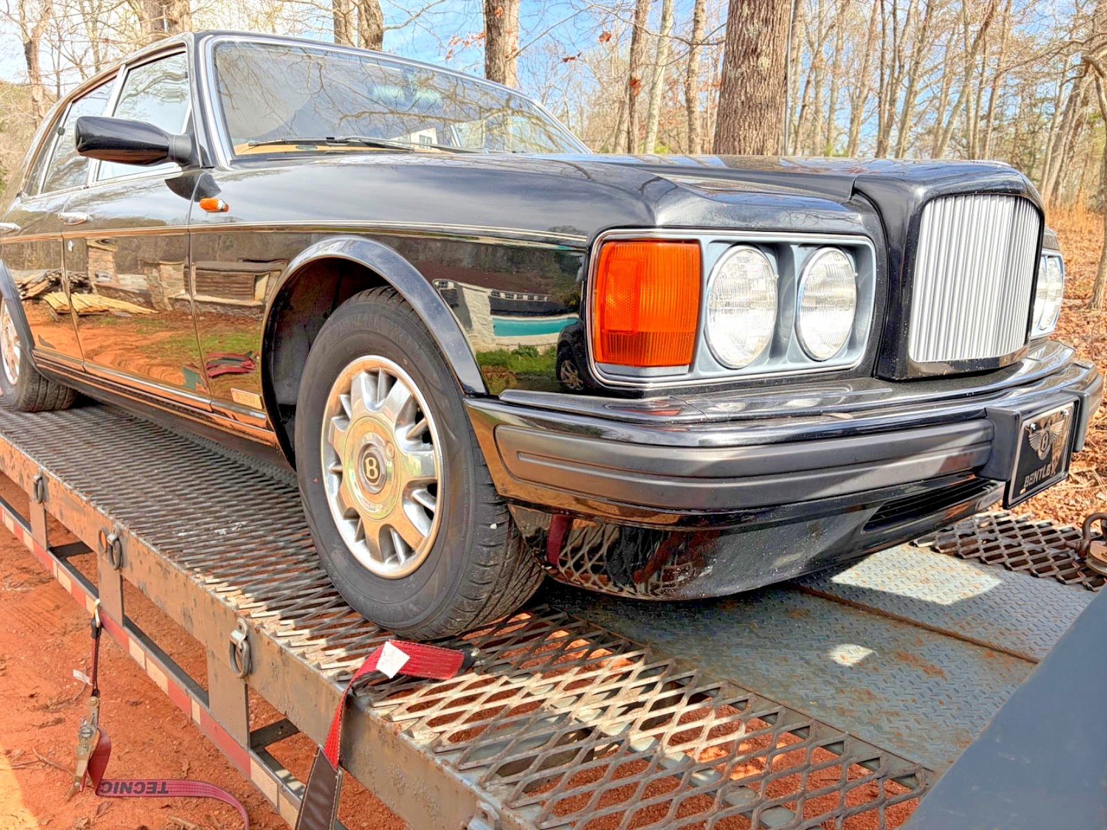 BENTLEY MULSANNE TURBO R GRILL SHELL. THE LARGEST ROLLS ROYCE INVENTORY ON EARTH