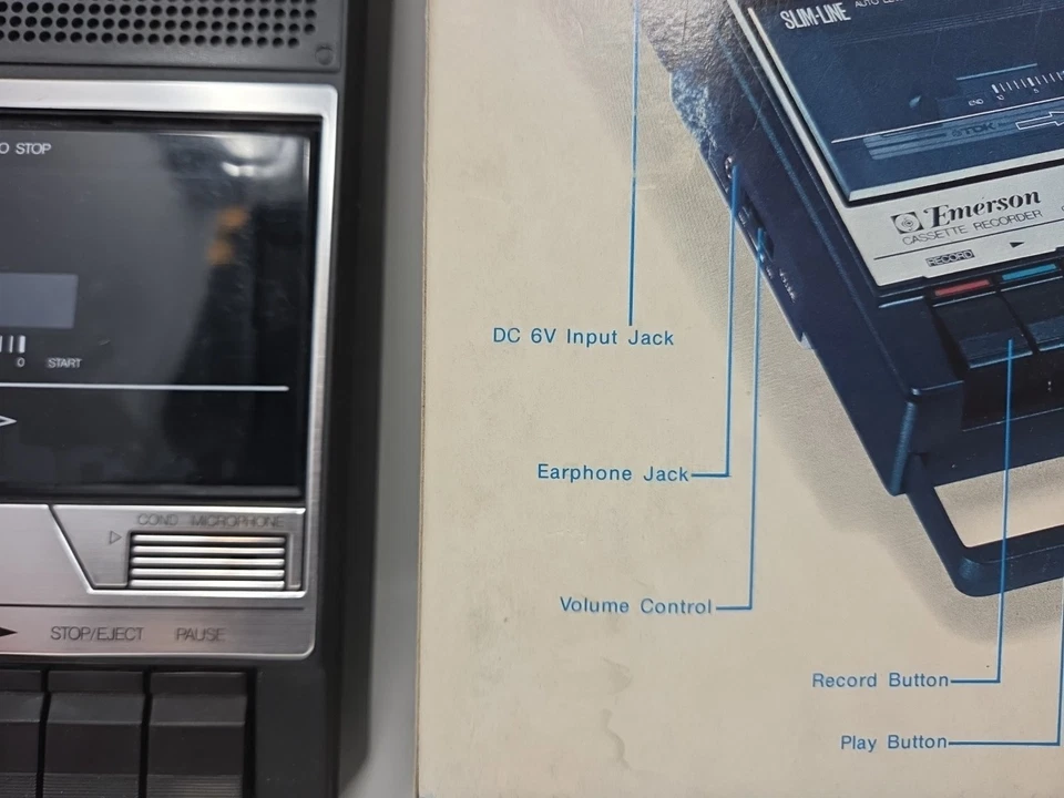 Grabadora de casete portátil Emerson CR46 probada baterías C 6V Adptr no incluida Foto 4 de 4