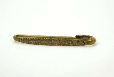 #ad Tiny Victorian Ornate Detailed 1quot; by under 1 8quot; Brass Small Scatter Bar Pin $10.79