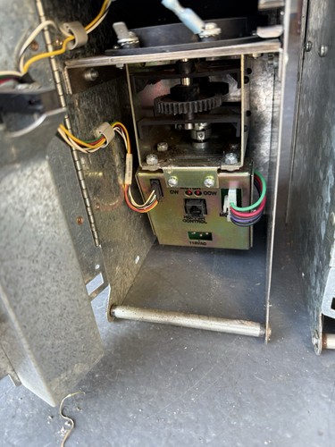 X2 Standard Change Maker 25¢ R.D. Quarter Coin Hopper Dispenser Change Machine