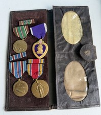 ORIGINAL WWII WW2 US Army Lot Of 4 Medals, Id Card - Named And Leather Holder