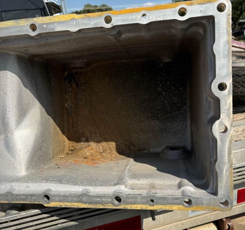 Frigideira de óleo cárter frontal CAT C15 acert número da peça 162-1429 - Imagem 2 de 3