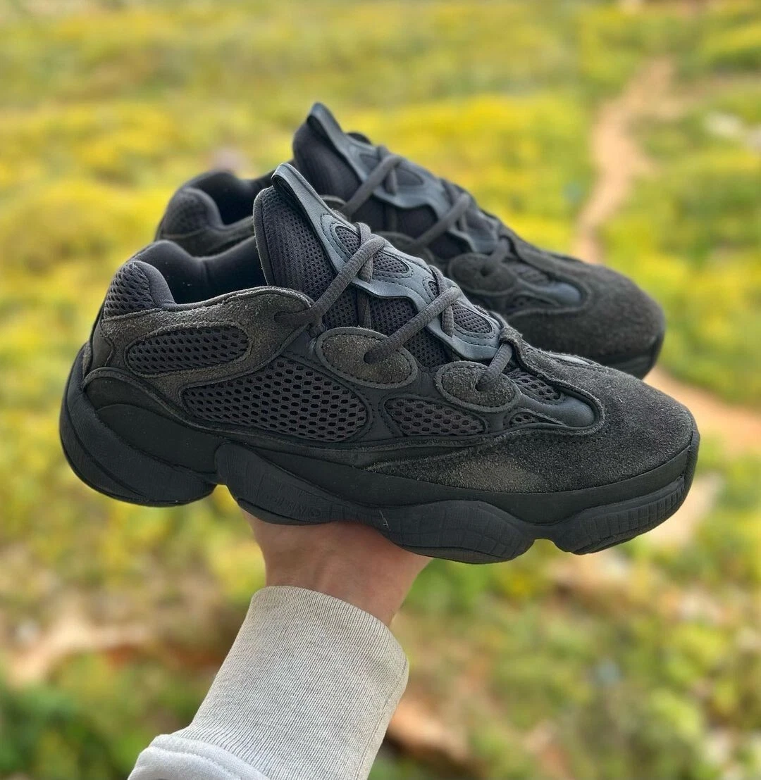 Adidas Yeezy 500 Low Utility Black -Size 7US.