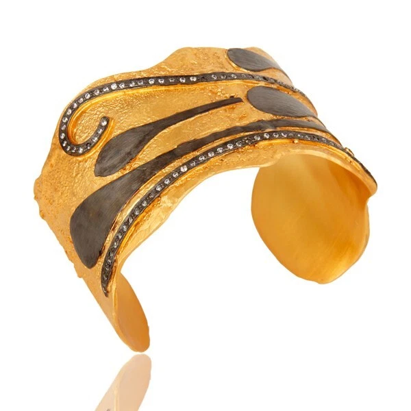 Brazalete/brazalete ancho enchapado en oro amarillo de 22K enchapado en rodio negro con circonita Foto 2 de 4