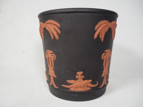 Vintage Wedgwood Jasperware Black & Terracotta Crocodile Plant Pot / Vase - Picture 7 of 11