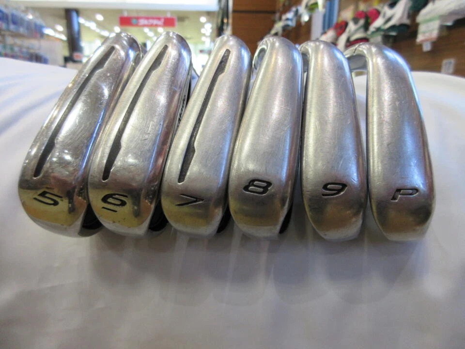 TaylorMade M2 2017 Iron Set 5-PW with Iomic Grips RH Regular Flex Used - Image 2 of 4