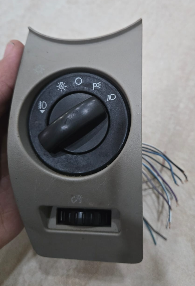 6L2T-13D061-FBW✓06-10 Explorer / Mountaineer Headlight Switch 6L2T-13D061-FBW✓06-10 Explorer / Mountaineer Headlight Switch