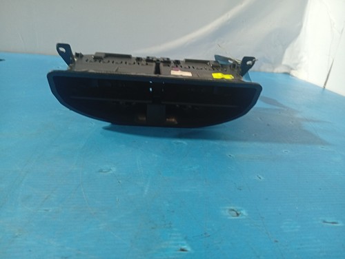 DASHBOARD LUCHTROOSTER Peugeot 208 I (CA/CC/CK/CL) Hatchback 1.4 HDi (DV4C(8HP)) - Afbeelding 3 van 5