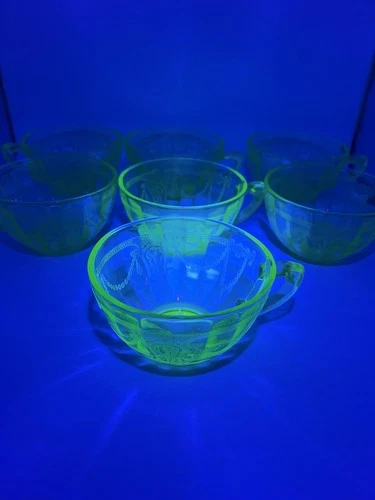 Vintage Anchor Hocking Set of (7) Uranium Green Glass Ballerina Tea Cups