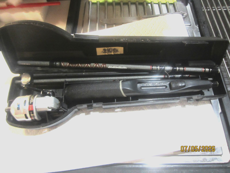 Vintage Daiwa Minicast 2 Spincast Travel Rod Reel Combo MC-59S w/ Case