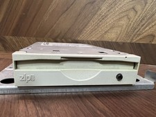 Iomega Zip 100MB Internal SCSI Drive Internal Drive Z100Si - 3.5" 50-Pin (Apple)
