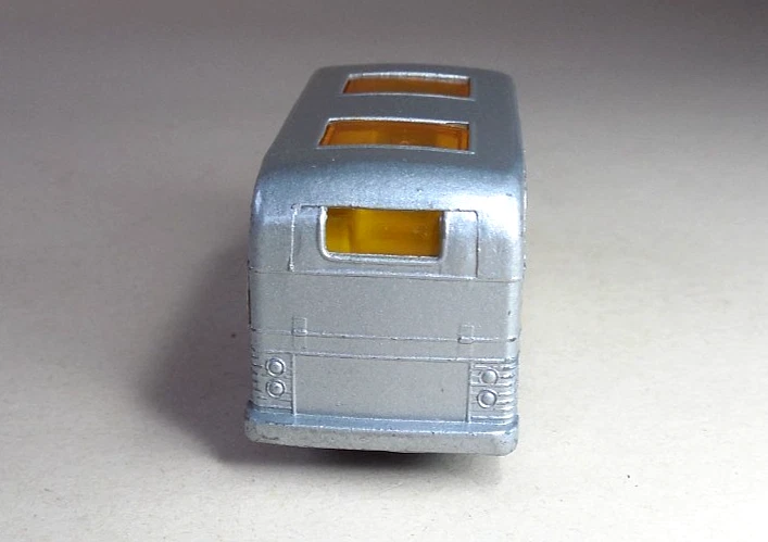 Matchbox Lesney SF 66A-Greyhound Coach, red axle covers, high headlights-top! - Bild 4 von 4