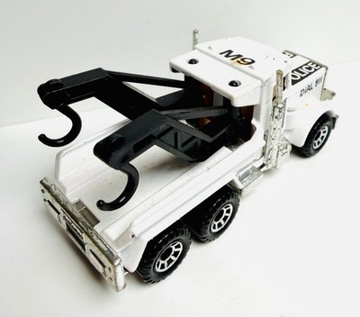 Matchbox Vintage 1983 Peterbilt Wreck Truck Police Tow Truck