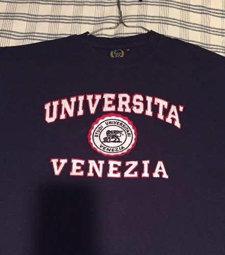 Camiseta Azul Bordada y Parche Studi Universati Venezia Talla Mediana Italia - Imagen 2 de 4