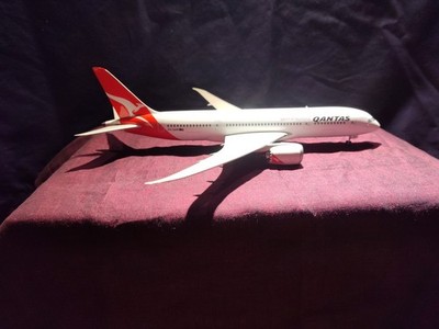 Qantas Airways Diecast 787 Dreamliner Aircraft 1:200 by Phoenix Models