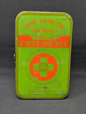 LIKELY COMPLETE! 1940s or 50s Boy Scouts FIRST AID KIT Vintage Johnson & Johnson