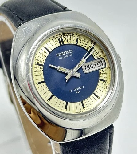 Vintage Seiko 5 Blue Dial Day-Date Automatic Movement No.7006A Men Wrist Watch