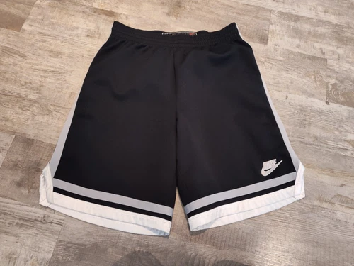 Short de basket vintage Nike Supreme Court homme noir moyen gris année 2000 baggy