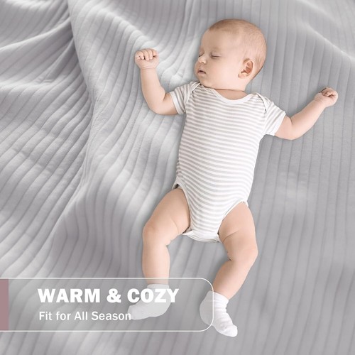 NIP! Queen Size SOFT Bed Blanket Pale Gray Channel Stitch Quilt All Season 80x90 - Picture 6 of 9