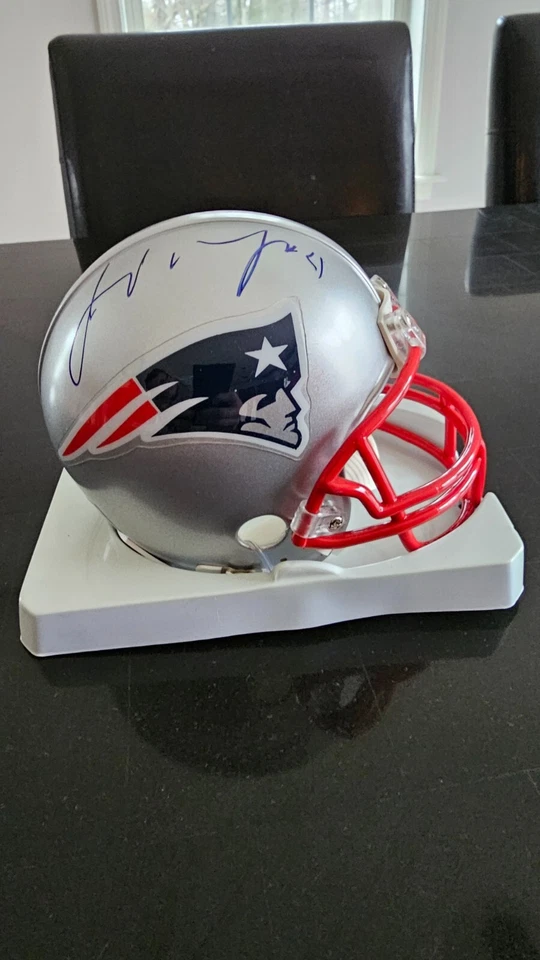 Mini casco de fútbol americano firmado por Jerod Mayo de los New England Patriots. Hallazgo raro Foto 2 de 4