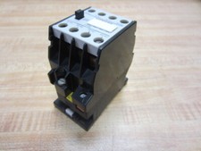 Siemens 3TH8022-0A Relay 3TH80220A 110/120V