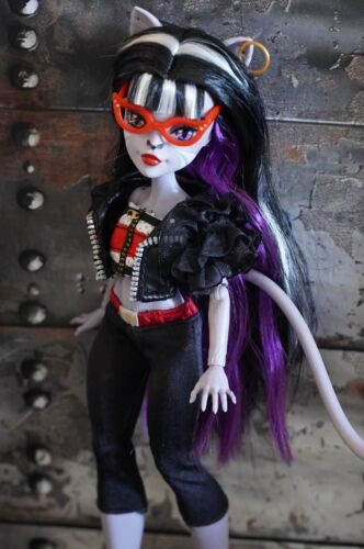 Monster High ROCKER GIRL Outfit and Accessories - NO DOLL - Picture 5 of 7