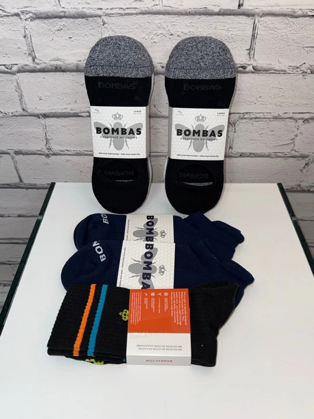 Men's Bombas Socks Lot 11 Pair Casual Socks size Large No Show & Ankle Socks NWT
Opens in a new wind