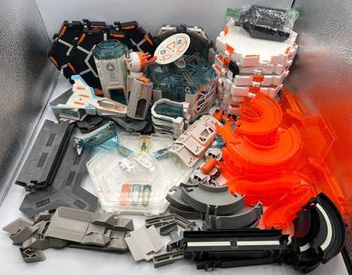 HEXBUG Nano - Space Bugs Cosmic Command/Zipline - Nano Bridge Battle Habitat Set