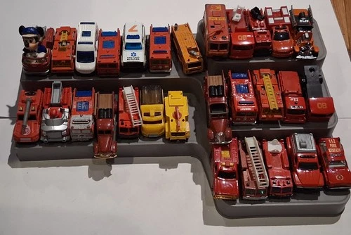 Lot Of 29 Vintage DIECAST FIRE DEPARTMENT VEHICLES Hot Wheels Matchbox LESNEY &